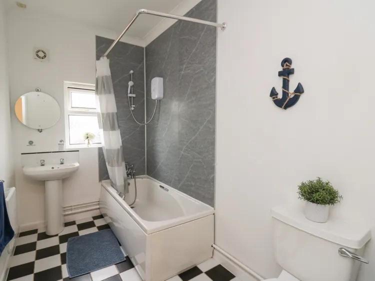2 Bedroom In The Heart Of West Wales St Clears